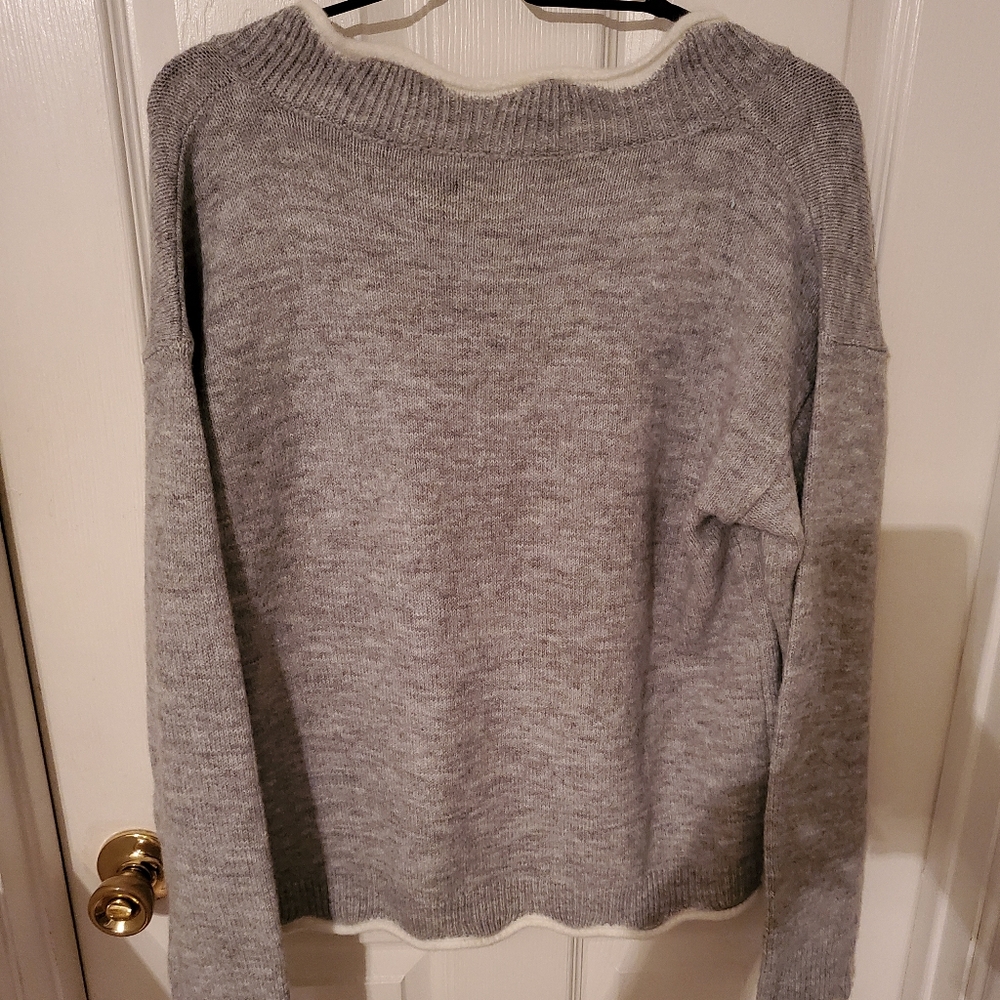 Sweater - Picture 2 of 4